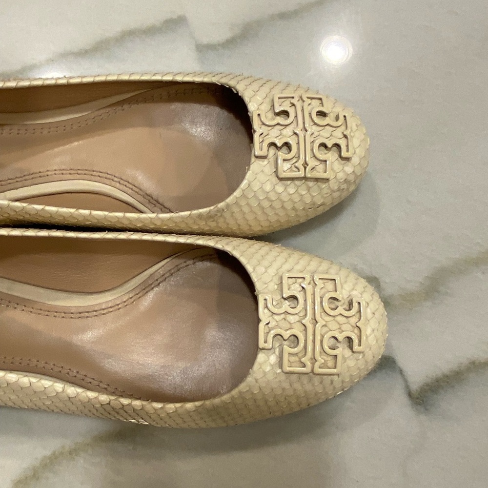 Tory Burch Cream Flats - Picture 6 of 16